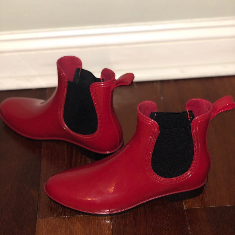 NWOT Red RAIN BOOTS 🌧